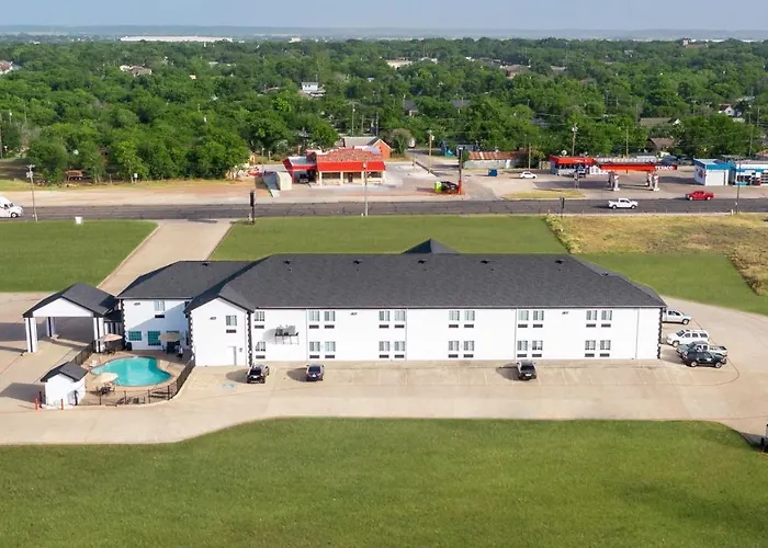 Atria Hotel And Rv Mcgregor
