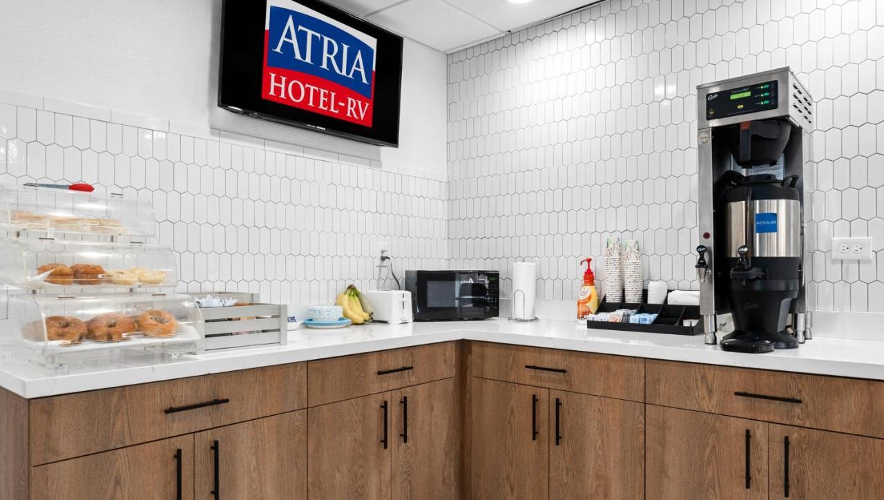Hotel Atria And Rv McGregor