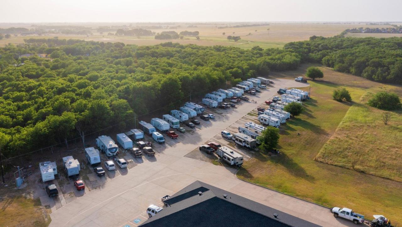 Hotel Atria And Rv *