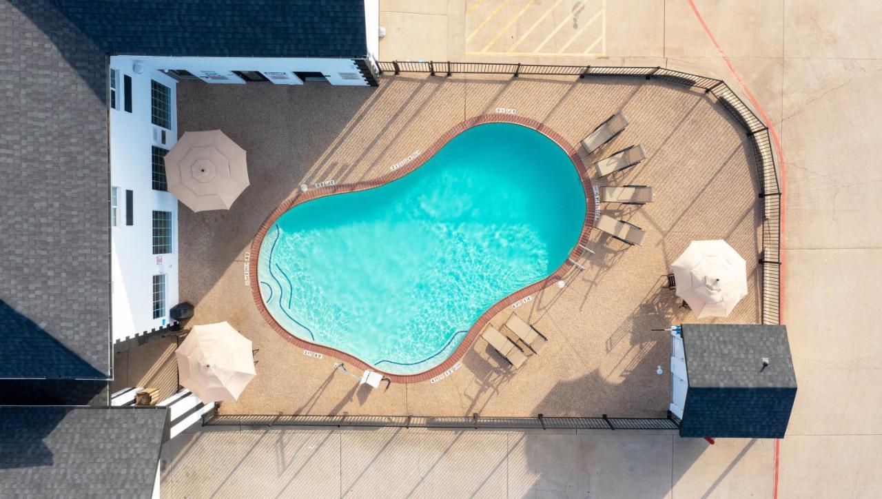 Hotel Atria And Rv McGregor
